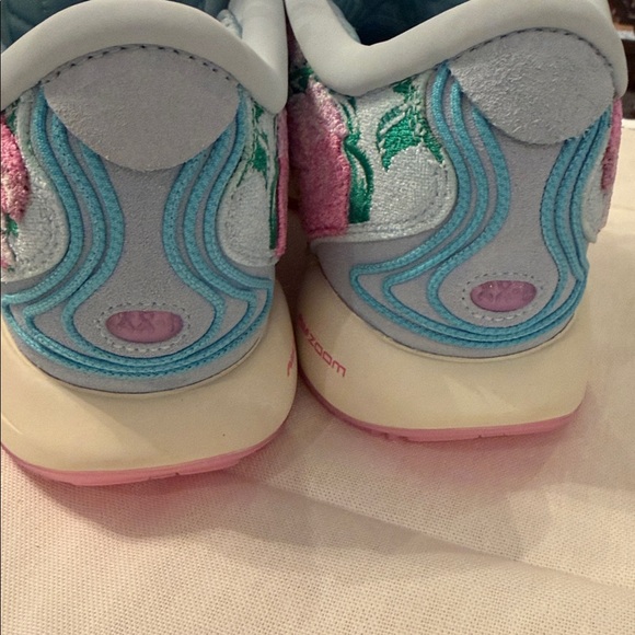 🔥🔥🔥 NIKE Lebron XXI Premium Basketball Shoes, Glacier Blue,/pink size 10,5 - Picture 13 of 15